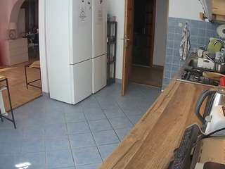 voyeurcam-julmodels-kitchen