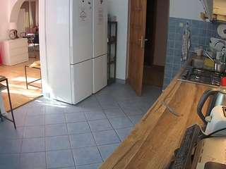 voyeurcam-julmodels-kitchen cam