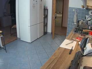 voyeurcam-julmodels-kitchen