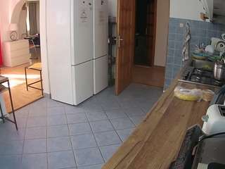 voyeurcam-julmodels-kitchen