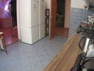 voyeurcam-julmodels-kitchen