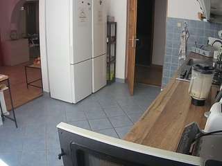 voyeurcam-julmodels-kitchen
