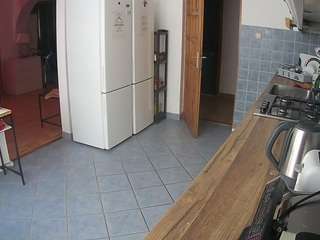 voyeurcam-julmodels-kitchen