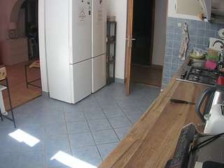 voyeurcam-julmodels-kitchen