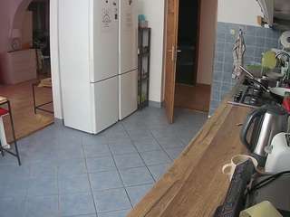 voyeurcam-julmodels-kitchen