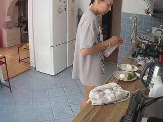 voyeurcam-julmodels-kitchen