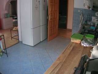 voyeurcam-julmodels-kitchen