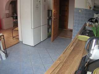 voyeurcam-julmodels-kitchen