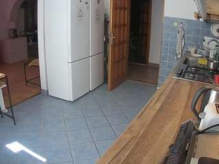 voyeurcam-julmodels-kitchen