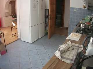 voyeurcam-julmodels-kitchen