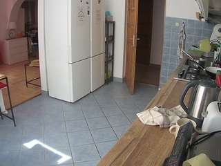 voyeurcam-julmodels-kitchen
