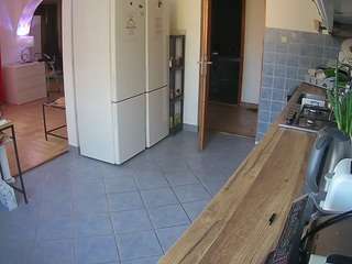 voyeurcam-julmodels-kitchen