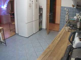 voyeurcam-julmodels-kitchen