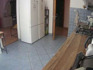 voyeurcam-julmodels-kitchen