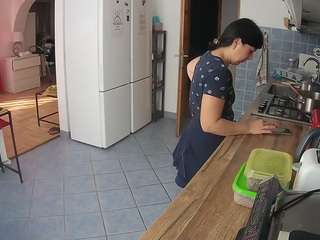 voyeurcam-julmodels-kitchen