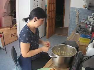 voyeurcam-julmodels-kitchen