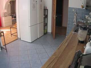 voyeurcam-julmodels-kitchen
