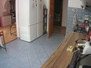voyeurcam-julmodels-kitchen