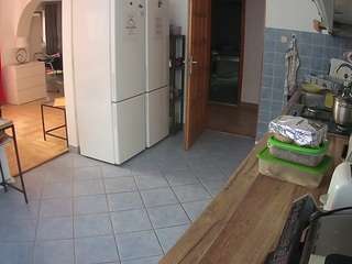 voyeurcam-julmodels-kitchen