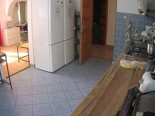 voyeurcam-julmodels-kitchen's live room