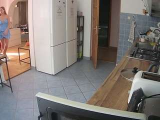 voyeurcam-julmodels-kitchen
