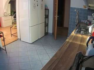 voyeurcam-julmodels-kitchen