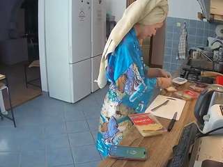 voyeurcam-julmodels-kitchen