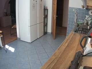 voyeurcam-julmodels-kitchen