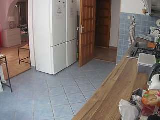 voyeurcam-julmodels-kitchen