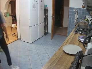 voyeurcam-julmodels-kitchen