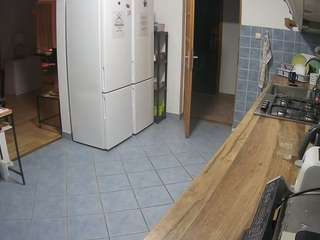 voyeurcam-julmodels-kitchen