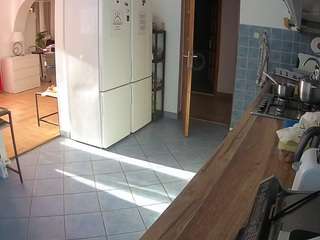 voyeurcam-julmodels-kitchen