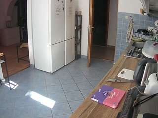 voyeurcam-julmodels-kitchen