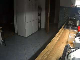 voyeurcam-julmodels-kitchen