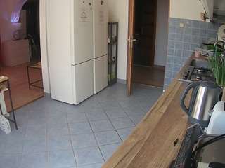 voyeurcam-julmodels-kitchen
