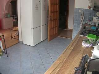 voyeurcam-julmodels-kitchen