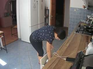voyeurcam-julmodels-kitchen
