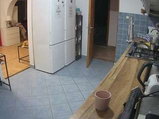 voyeurcam-julmodels-kitchen