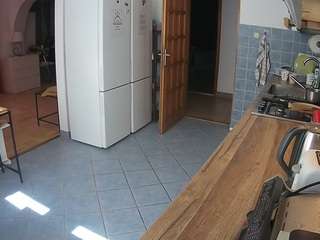 voyeurcam-julmodels-kitchen camsoda