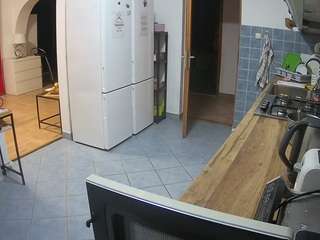 voyeurcam-julmodels-kitchen