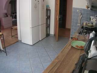 voyeurcam-julmodels-kitchen