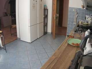 voyeurcam-julmodels-kitchen