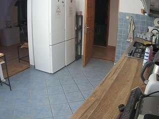 voyeurcam-julmodels-kitchen