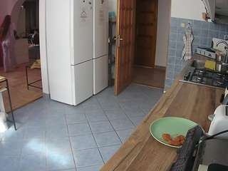voyeurcam-julmodels-kitchen