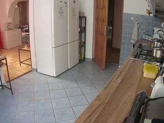 voyeurcam-julmodels-kitchen