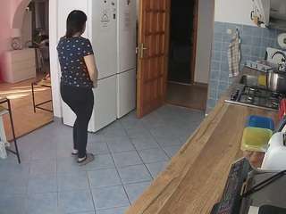 voyeurcam-julmodels-kitchen