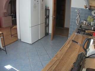 voyeurcam-julmodels-kitchen