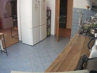 voyeurcam-julmodels-kitchen