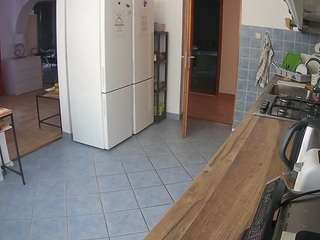 voyeurcam-julmodels-kitchen