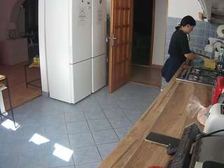 voyeurcam-julmodels-kitchen